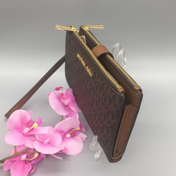 Michael Kors Jet Set Travel Double Zip Wristlet - Picture 3 of 16